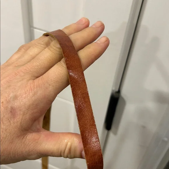 Vintage 70's leather hand tooled and painted never used crossbody purse - Picture 9 of 13